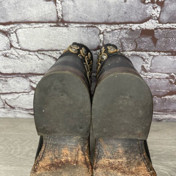 FRYE Jenna Disc Short Black Distressed Leather Rivet Stud Boots Women 6B US/36.5 - Picture 15 of 15